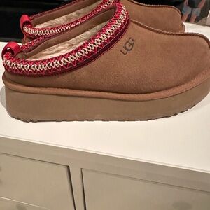 UGG Tazz Platform women’s 8
